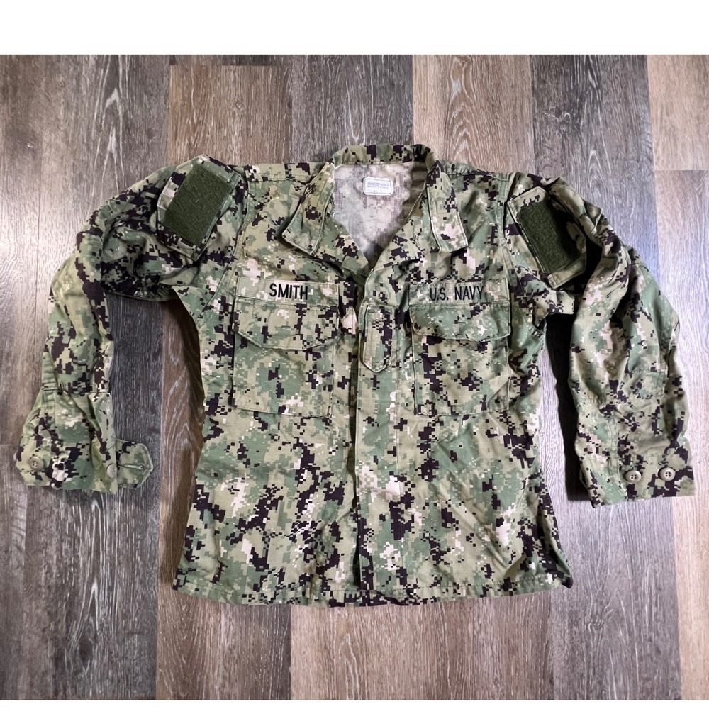 US Navy NWU Type III Blouse Men 32 X-Short Green Digital Camo Tactical Shirt